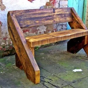 Скамья деревянная