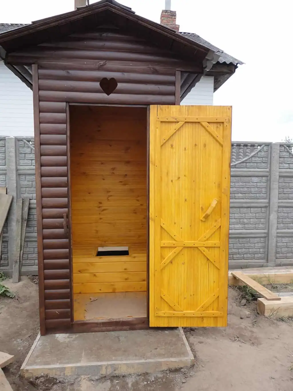 Туалет для дачи. Садовый туалет деревянный. Уличный туалет для дачи. Туалет деревянный для дачи. Купить туалет в ключах